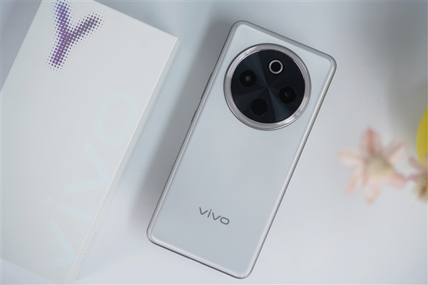 vivo第一款等深四曲屏手机！vivo Y300 Pro图赏